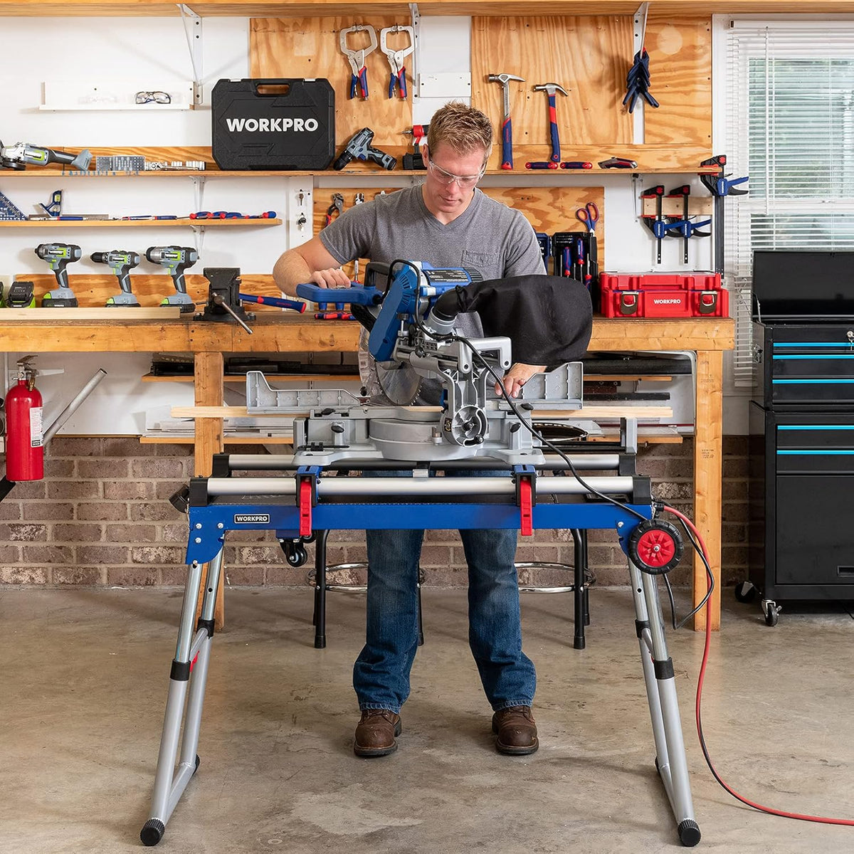 Portable Folding Workbench with Adjustable Legs J868