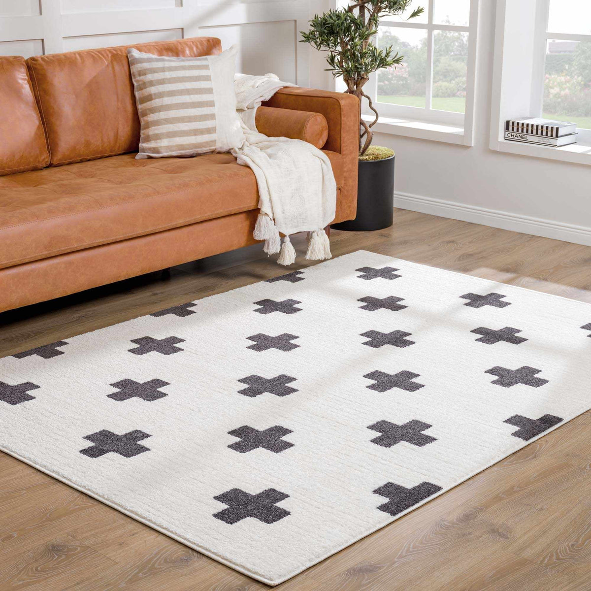 Black Gray Ivory Shag Area Rug 2' x 3' M1480