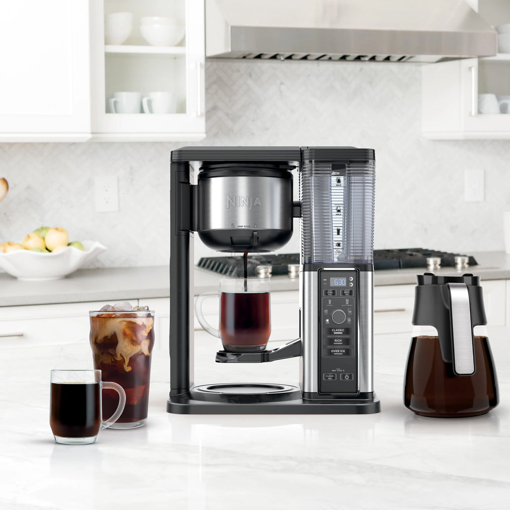 Hot & Iced Single Serve Coffee Maker F62686